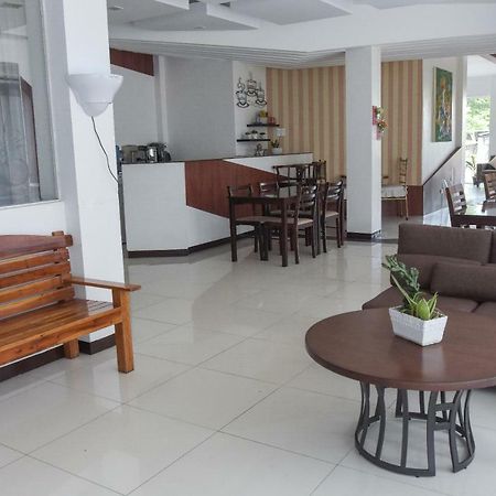 Tiptop Tower Suite Inn Dumaguete City Extérieur photo