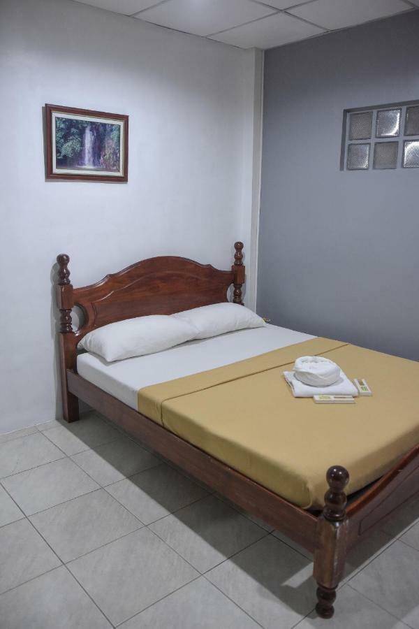 Tiptop Tower Suite Inn Dumaguete City Extérieur photo