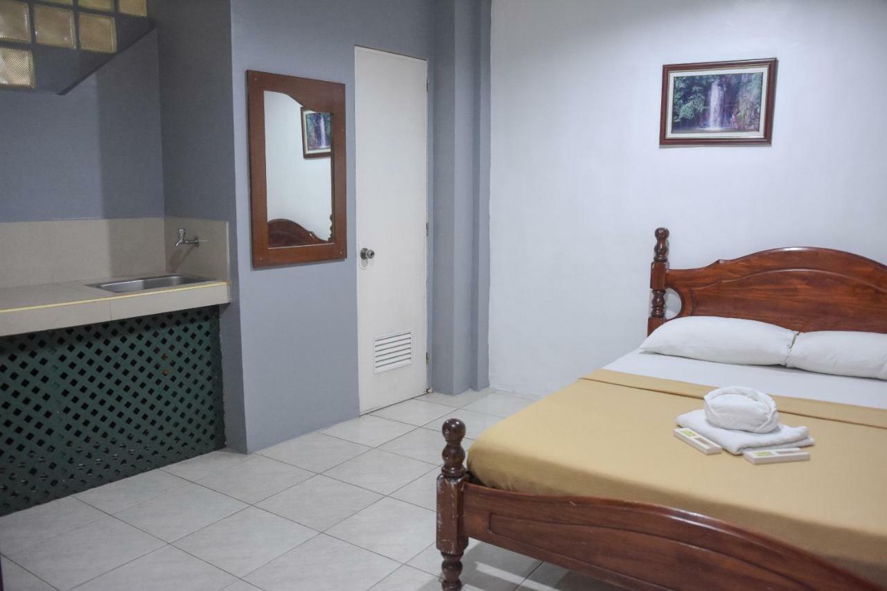 Tiptop Tower Suite Inn Dumaguete City Extérieur photo