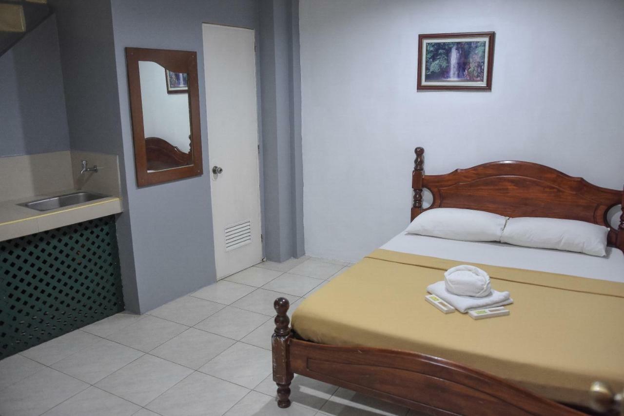 Tiptop Tower Suite Inn Dumaguete City Extérieur photo